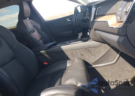 2019 Volvo Xc60 T6 Inscription из США, поврежденный, VIN LYVA22RL4KB233716